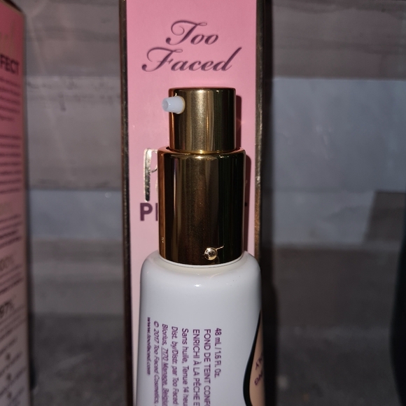 Two Faced Peach Perfect Oil-Free Long Wear Matte Liquid Foundation in Sp… - Picture 4 of 4